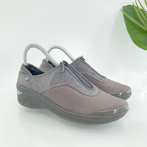 Bzees Women's Niche Slip On Sz 8.5  Sport Flat Shoe Sneaker Gray Fabric Stretch